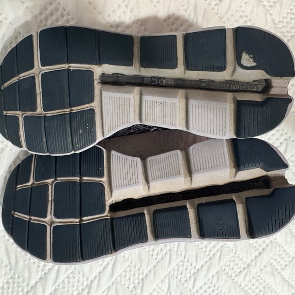 On Cloud OC Running Shoes Athletic Footwear Sneakers Sporty Black Grey Woman 9.5 - Picture 2 of 11